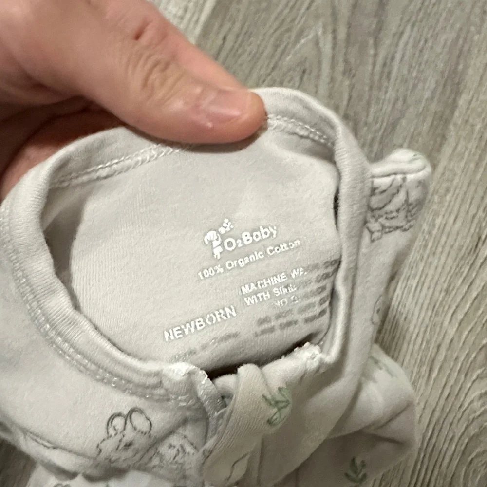 Cozy White and Green‎ Baby Footie